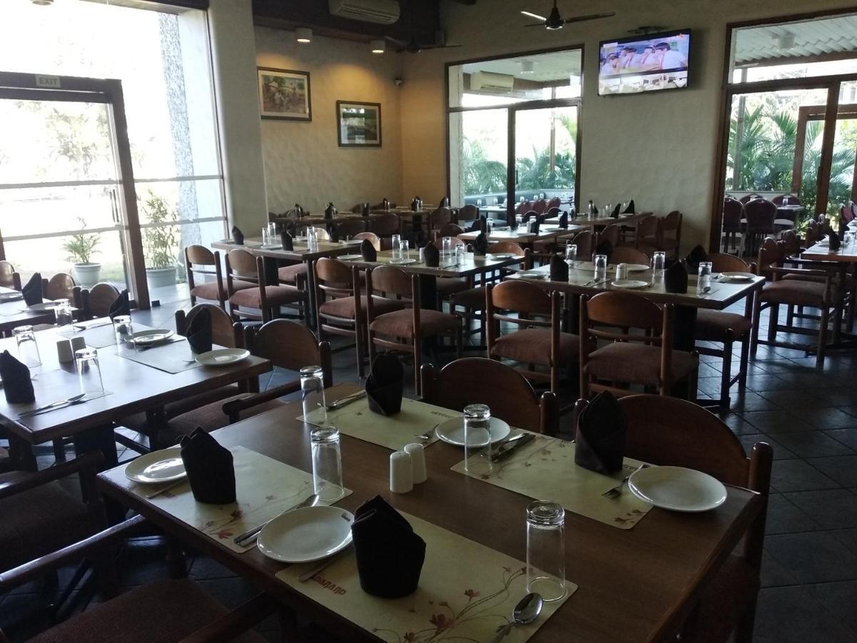 Chryso Hotels Pvt Ltd Ankleshwar Exterior foto
