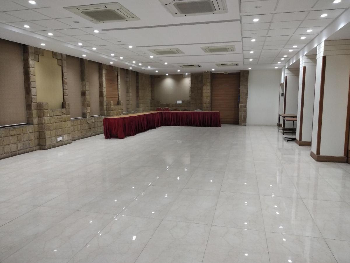 Chryso Hotels Pvt Ltd Ankleshwar Exterior foto
