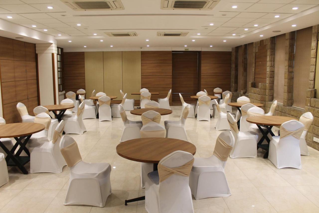 Chryso Hotels Pvt Ltd Ankleshwar Exterior foto